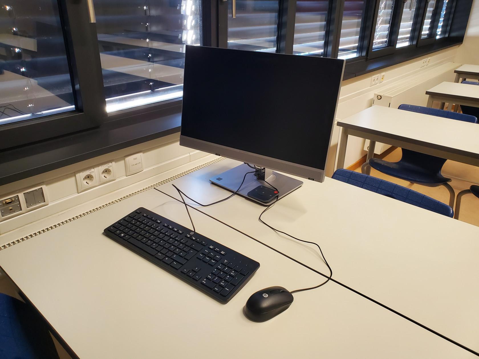 All-in-One-Uni-PC mit Maus und Tastatur