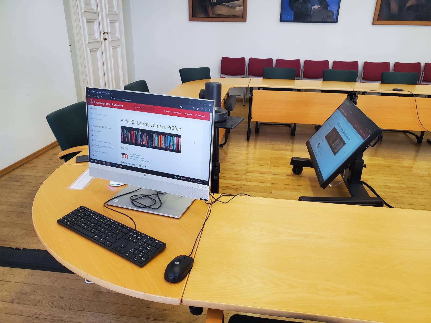 Uni-PC mit Vorschaumonitor Neuer Senatssaal