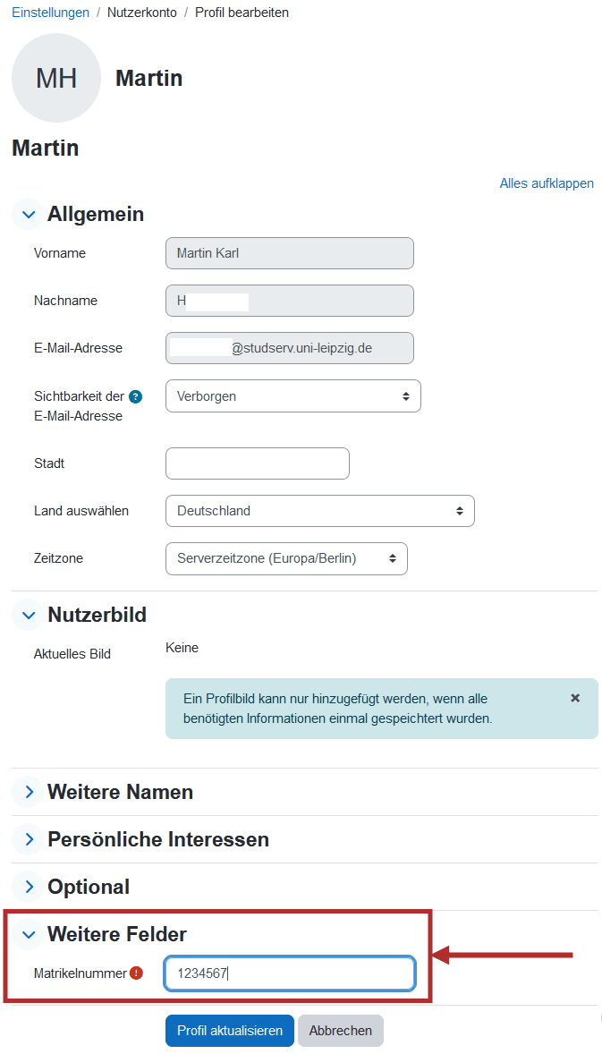 Screenshot der Registrierungsmaske im Prüfungsmoodle. Die Felder "Vorname", "Nachname", "E-Mail-Adresse" werden automatisch ausgefüllt. Alle weiteren Felder in den Bereichen "Allgemein", "Nutzerbild", "Weitere Namen", "Persönliche Interessen" und "Optional" sind optional. Im Bereich "Weitere Felder" ist ein Textfeld "Matrikelnummer" zu befüllen. Am Ende die Buttons "Profil aktualisieren" und "Abbrechen".