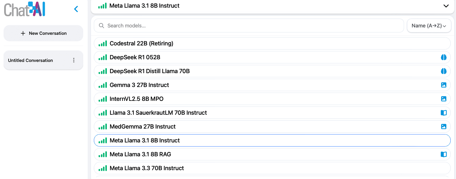 Auswahlmenü in ChatAI zur Wahl eines Sprachmodells mit Liste verschiedener KI-Modelle, darunter Meta Llama, DeepSeek und Gemma.